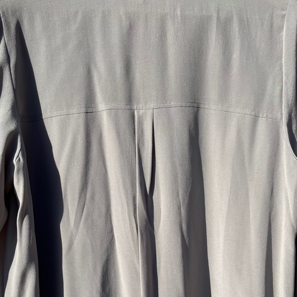 EILEEN FISHER 100% Silk Georgette Crepe Mandarin Collar Shirt - light grey - Picture 2 of 5